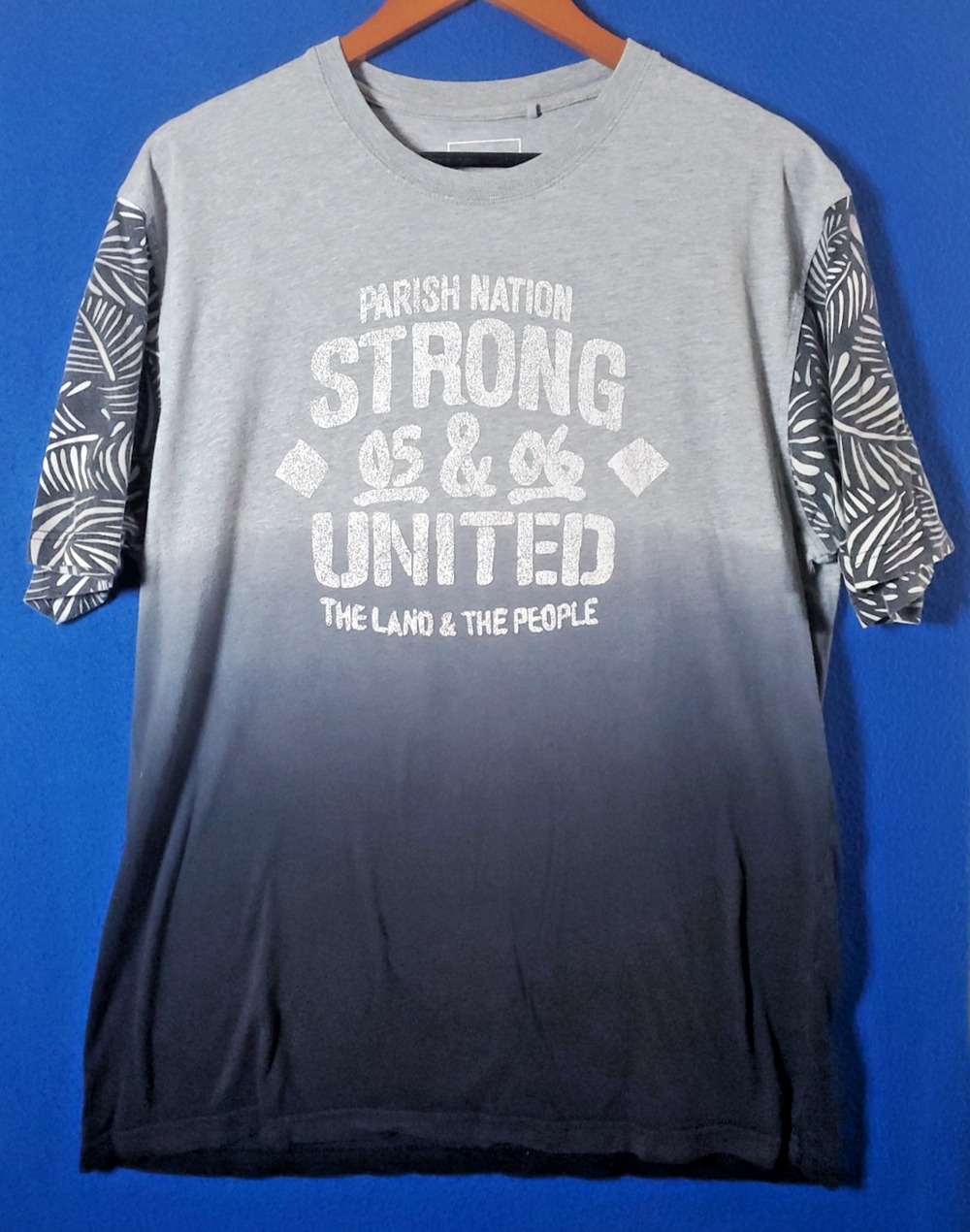 Parish Nation Mens XL T-Shirt Strong & United Ombre Gradient Streetwear Graphic